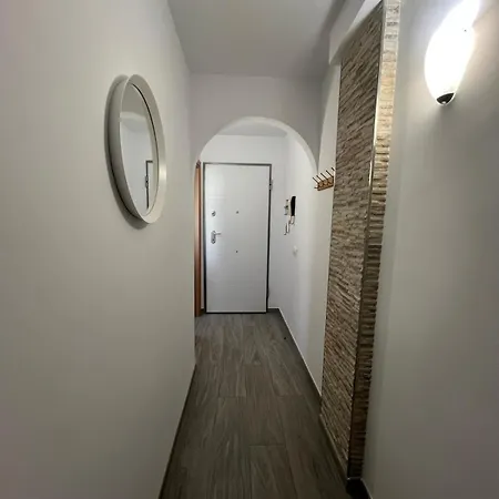 Estudio Cerca De La Playa Con Terraza Av-76 דירה