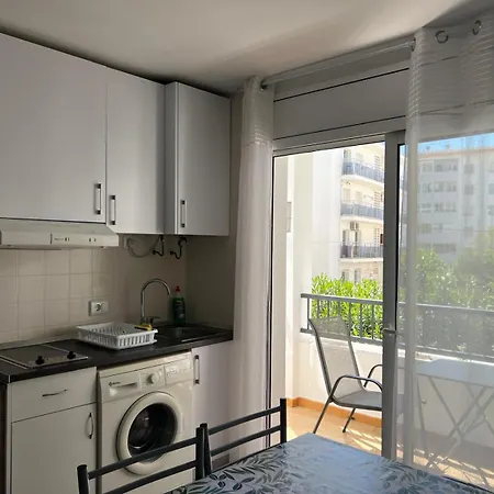 Estudio Cerca De La Playa Con Terraza Av-76